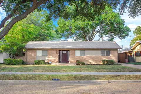 702 Cambridge Dr, Richardson, TX 75080