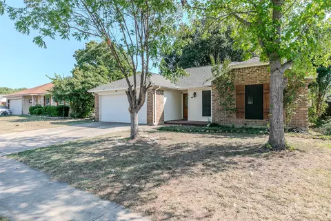 7312 Kary Lynn Dr, Watauga, TX 76148