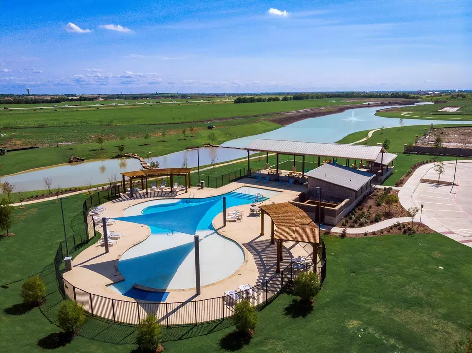 Exterior - 2840 Sunfish St, Prosper, TX 75078 photo 4 of 5