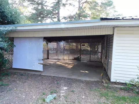Exterior - 303 Center Park Dr, Springhill, LA 71075 photo 4 of 8