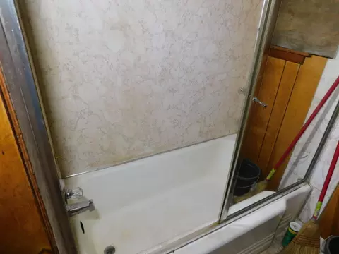 Bath - 303 Center Park Dr, Springhill, LA 71075 photo 2 of 3
