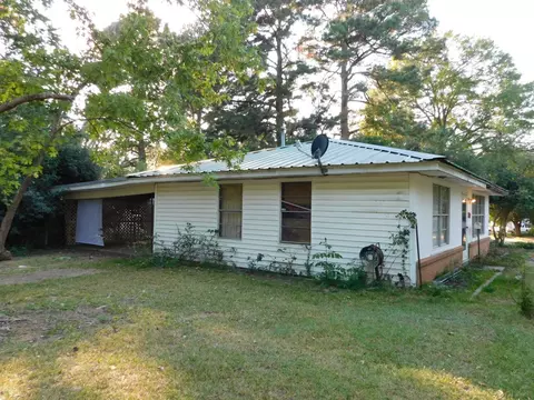 Exterior - 303 Center Park Dr, Springhill, LA 71075 photo 3 of 8