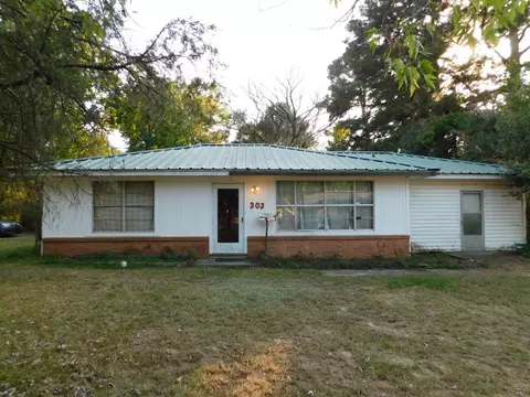 303 Center Park Dr, Springhill, LA 71075