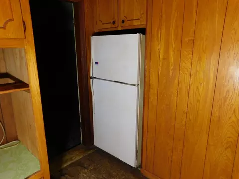 Kitchen - 303 Center Park Dr, Springhill, LA 71075 photo 3 of 7