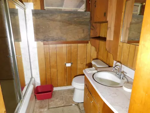Bath - 303 Center Park Dr, Springhill, LA 71075 photo 3 of 3