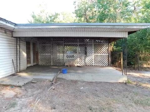 Exterior - 303 Center Park Dr, Springhill, LA 71075 photo 7 of 8