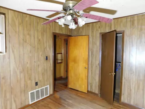 Bedroom - 303 Center Park Dr, Springhill, LA 71075 photo 2 of 8