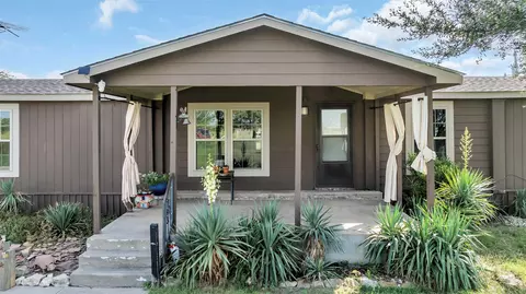 804 Leo Andrews Rd, Whitesboro, TX 76273