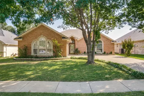 10833 Whitestone Ranch Rd, Benbrook, TX 76126