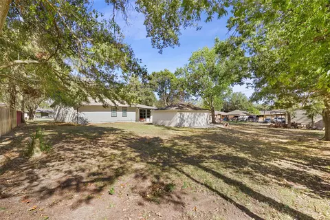 Exterior - 204 Walnut St, Terrell, TX 75160 photo 5 of 6
