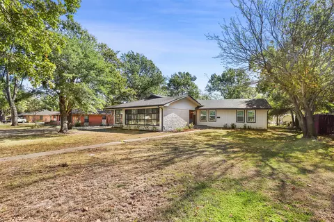 Exterior - 204 Walnut St, Terrell, TX 75160 photo 2 of 6