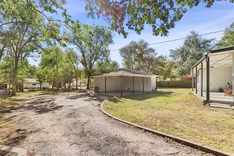 Exterior - 204 Walnut St, Terrell, TX 75160 photo 4 of 6