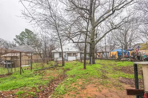 Exterior - 115 E Heron St, Denison, TX 75021 photo 3 of 3