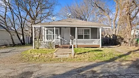 313 W Walcott St, Sherman, TX 75090