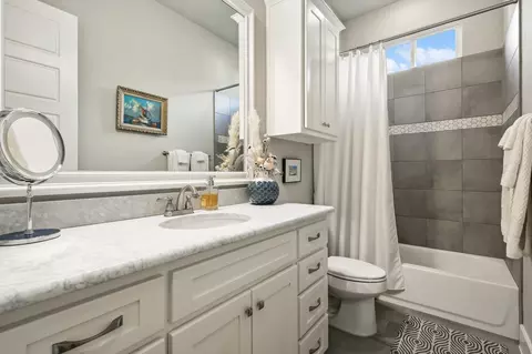 Bath - 414 Hearth Ter, Argyle, TX 76226 photo 4 of 5