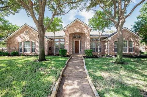 6001 Valleywood Dr, Flower Mound, TX 75028