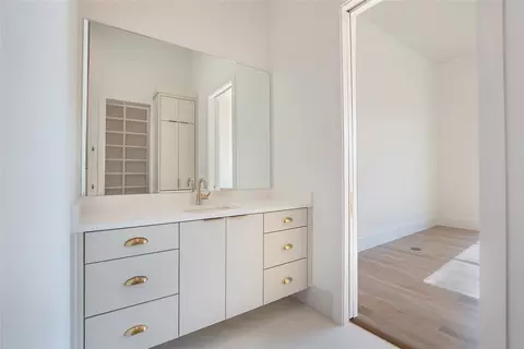 Bath - 620 Rustic Ridge Dr, Heath, TX 75032 photo 6 of 8
