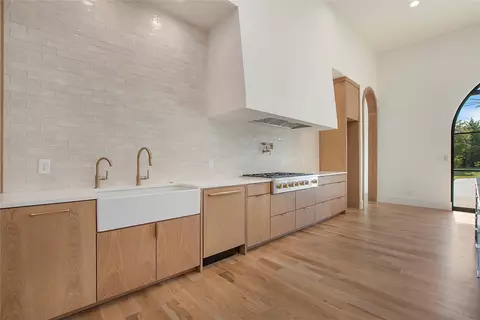 Kitchen - 620 Rustic Ridge Dr, Heath, TX 75032 photo 3 of 5