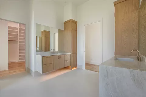 Bath - 620 Rustic Ridge Dr, Heath, TX 75032 photo 3 of 8