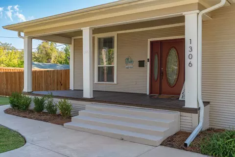 Exterior - 1306 Arp St, Commerce, TX 75428 photo 3 of 6