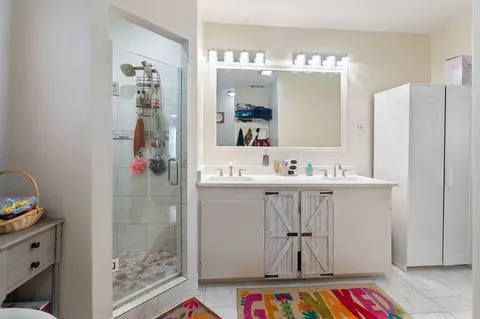 Bath - 1306 Arp St, Commerce, TX 75428 photo 4 of 5