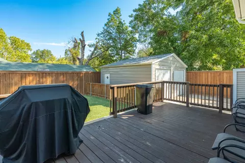 Exterior - 1306 Arp St, Commerce, TX 75428 photo 5 of 6