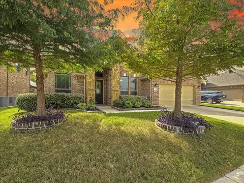 1628 Barrel Oak Dr, Burleson, TX 76028