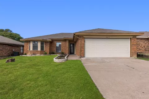 8217 Meadowbrook Dr, Watauga, TX 76148