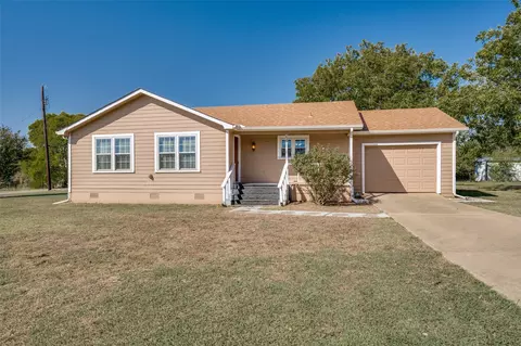 205 N 9th St, Gunter, TX 75058