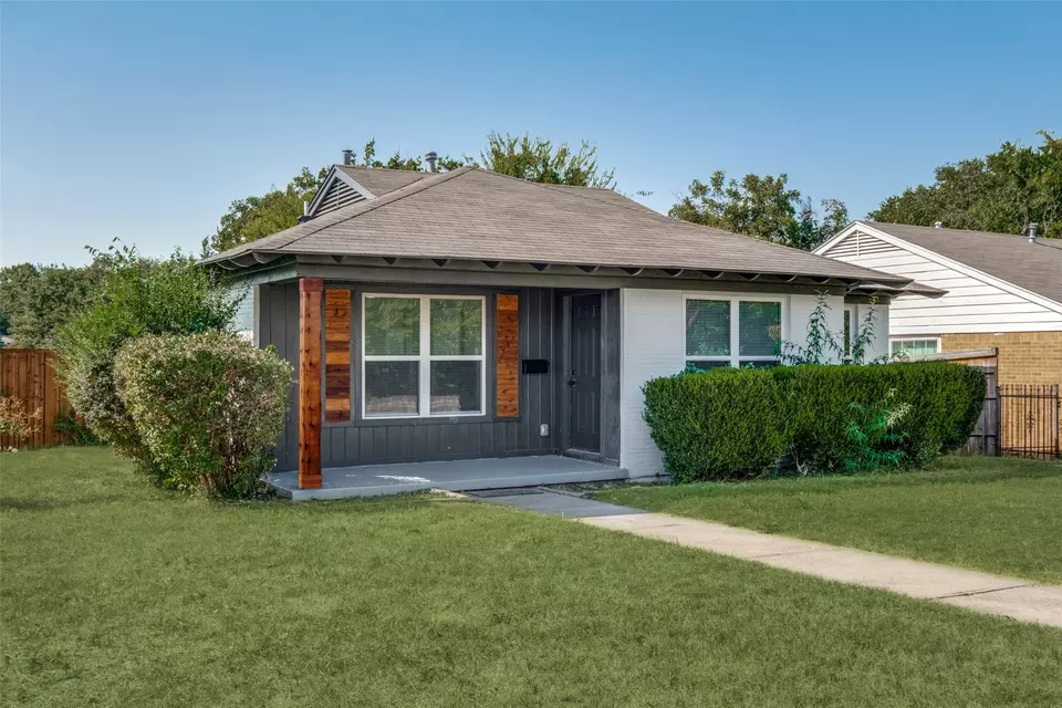 Exterior - 1023 Fernwood, Dallas, TX 75216 photo 2 of 7