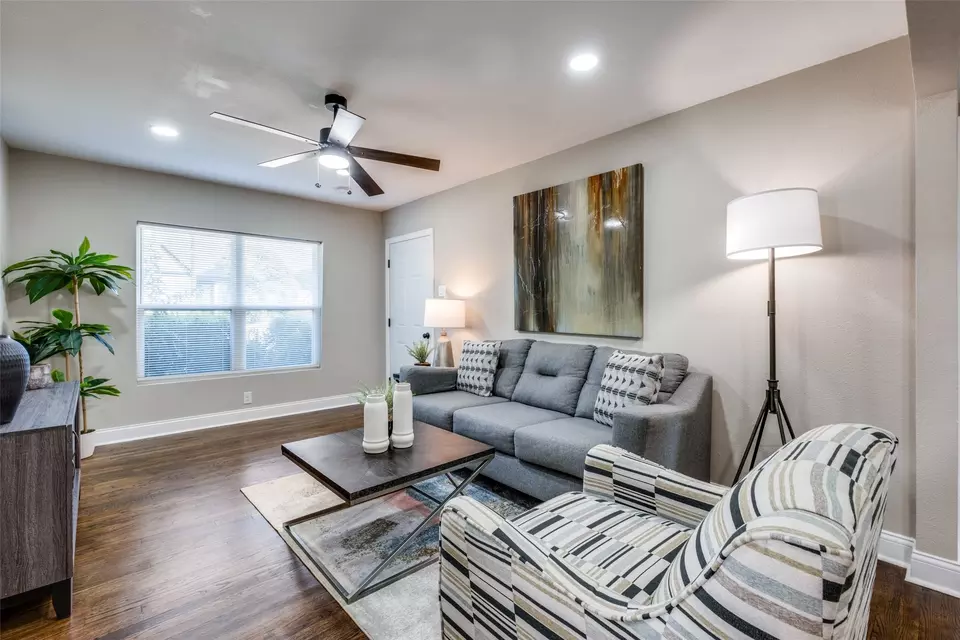 Living - 1023 Fernwood, Dallas, TX 75216 photo 1 of 3