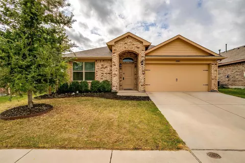 720 Wylie St, Crowley, TX 76036