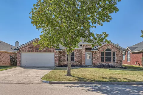 1125 Deer Valley Ln, Arlington, TX 76001