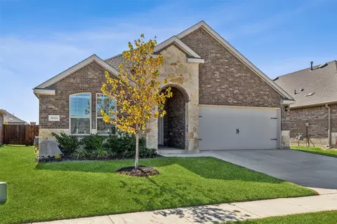 10314 Echo Brook Ln, Aubrey, TX 76227