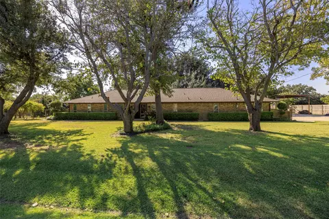 3300 S Shady Ln, Arlington, TX 76001