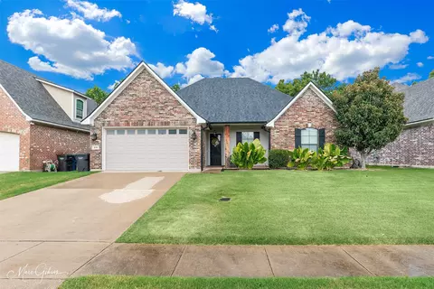 516 Chinquipin Dr, Bossier City, LA 71111
