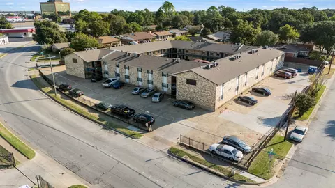 1901 Handley Dr, Fort Worth, TX 76112