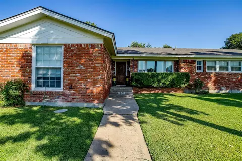 6800 Cumberland Rd, Fort Worth, TX 76116