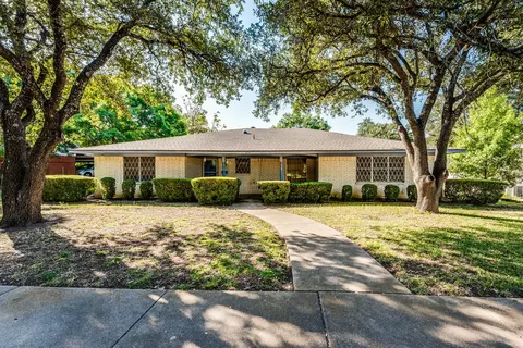 928 Dogwood Trl, Lancaster, TX 75146