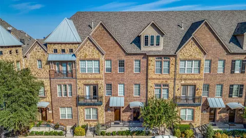 4077 Winsor Dr, Farmers Branch, TX 75244