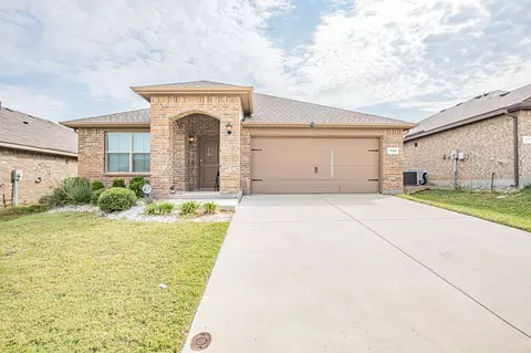 725 Mud Lake Trl, Fort Worth, TX 76120