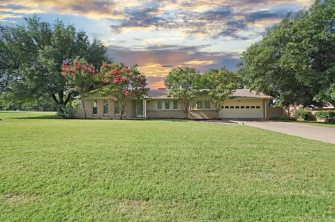 2604 Hilley Dr, Mineral Wells, TX 76067