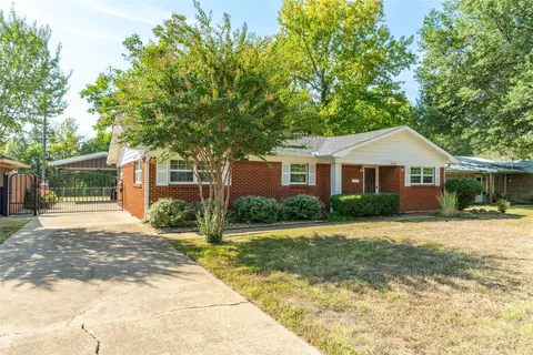 2160 Sycamore St, Paris, TX 75460