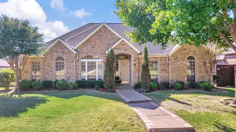 5812 Sweetbriar Dr, Richardson, TX 75082