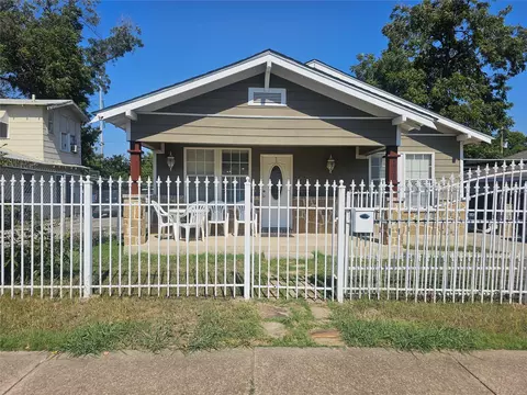1221 E Hattie St, Fort Worth, TX 76104