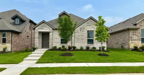 2825 Buttermilk Dr, Midlothian, TX 76065