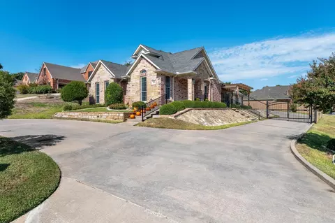 2915 Village Cir, Denison, TX 75020