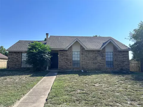 425 Rainier St, Cedar Hill, TX 75104