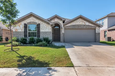 6809 Woodlawn Dr, Fort Worth, TX 76179