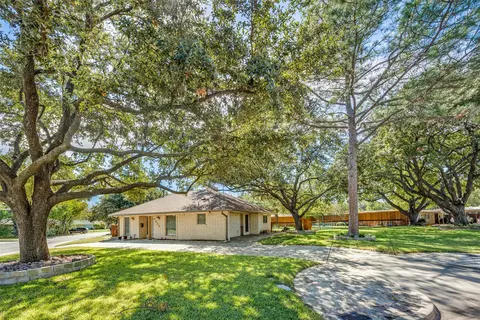 2942 Eric Ln, Farmers Branch, TX 75234